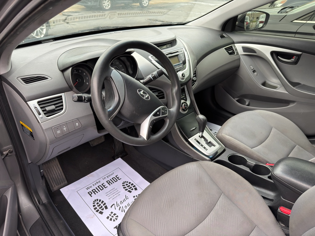 Photo 9 of this HYUNDAI ELANTRA