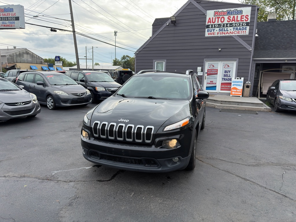 Photo 2 of this JEEP CHEROKEE