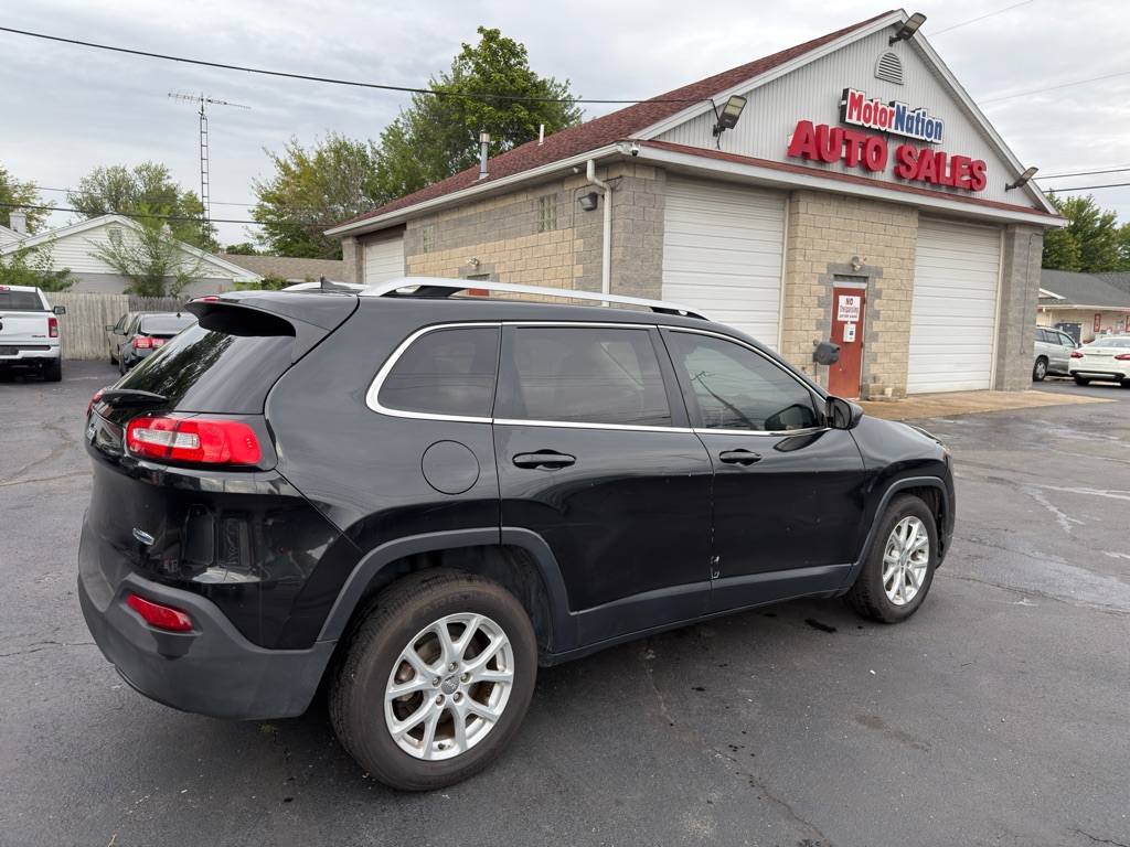 Photo 5 of this JEEP CHEROKEE