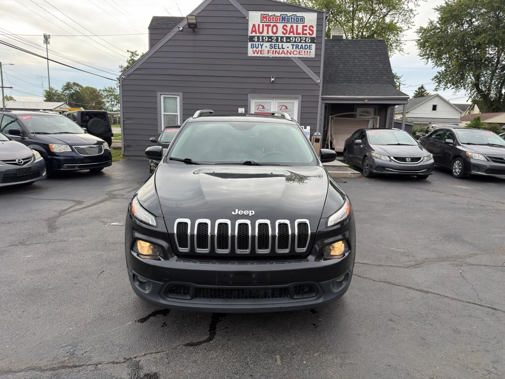 Photo 3 of this JEEP CHEROKEE