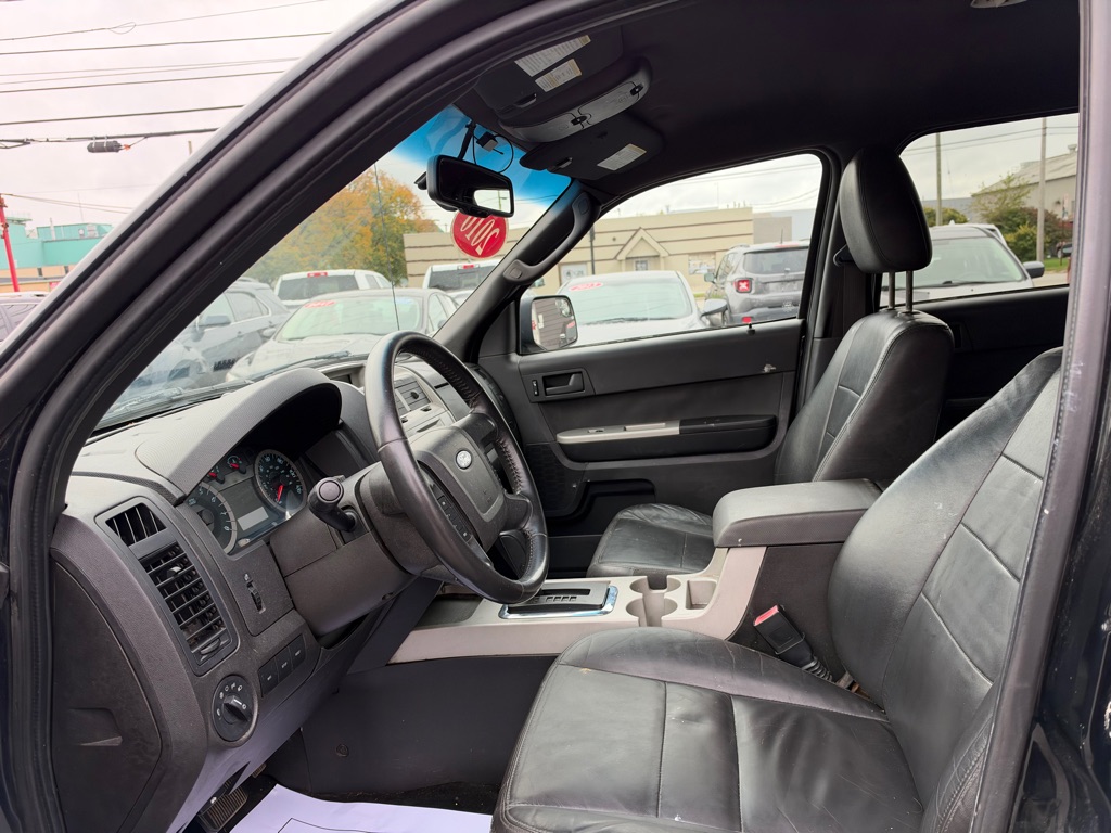 Photo 9 of this FORD ESCAPE