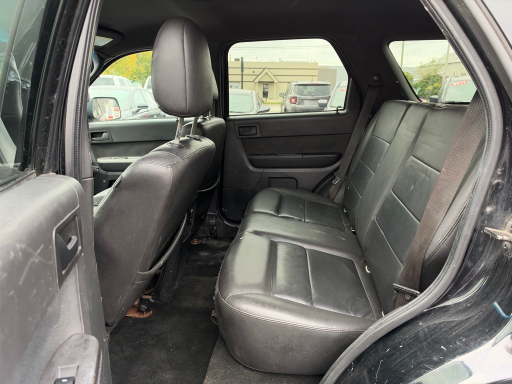 Photo 7 of this FORD ESCAPE
