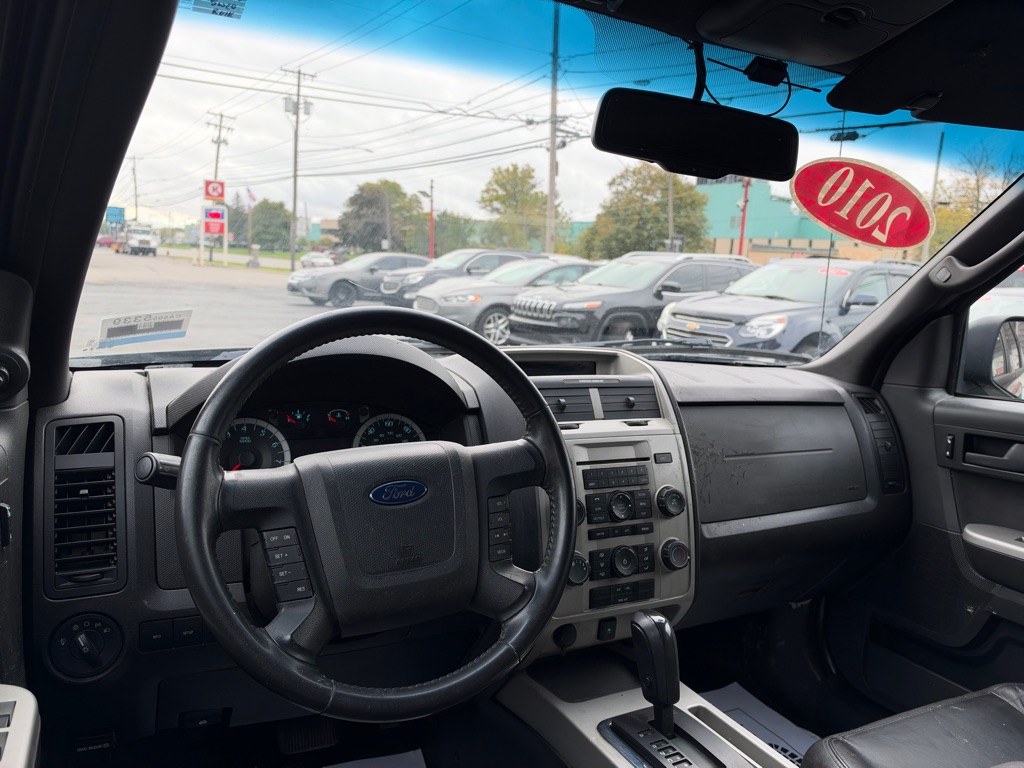 Photo 8 of this FORD ESCAPE