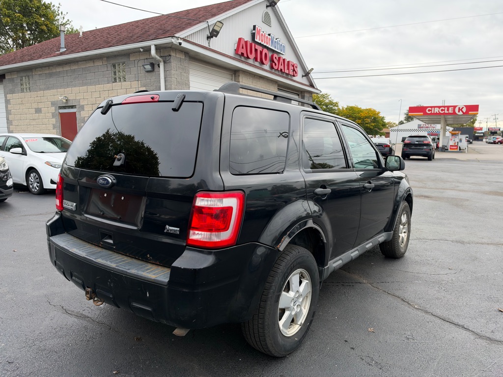 Photo 6 of this FORD ESCAPE
