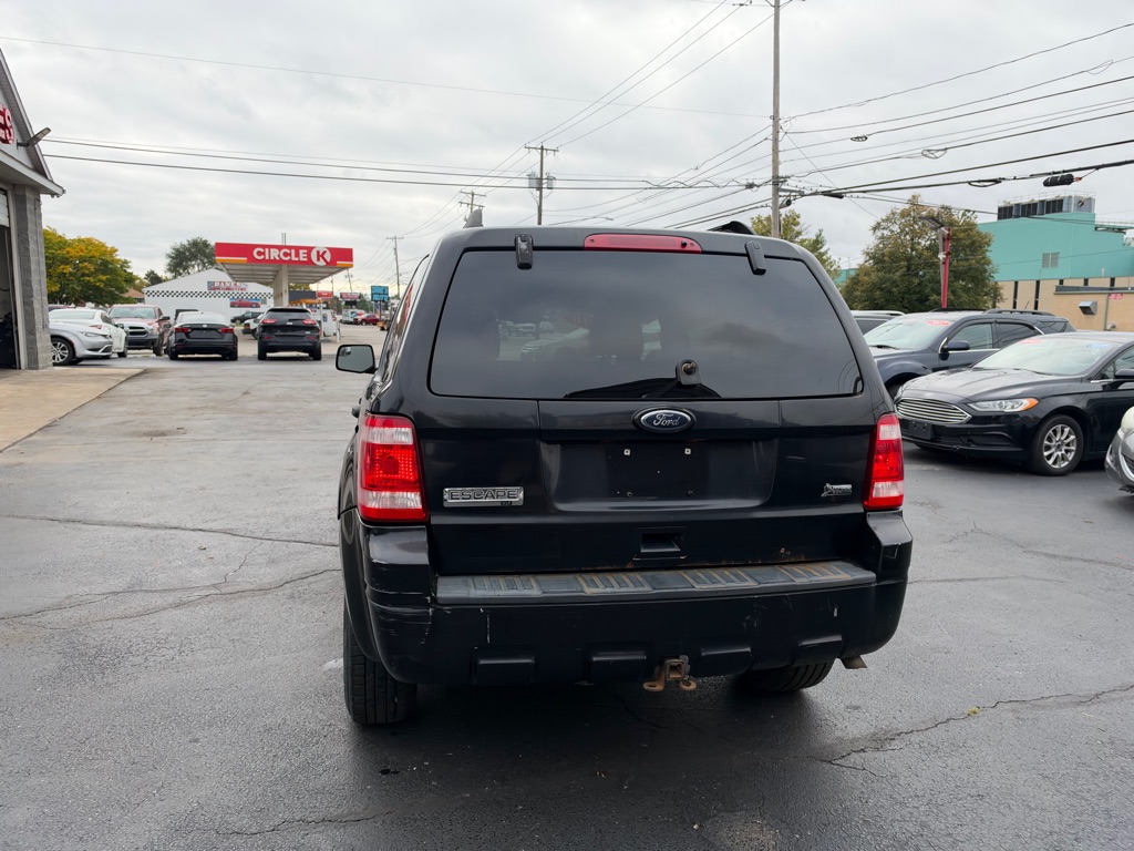 Photo 5 of this FORD ESCAPE