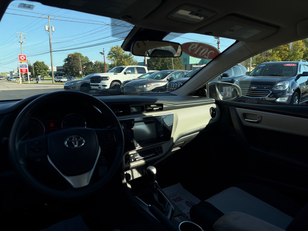 Photo 7 of this TOYOTA COROLLA