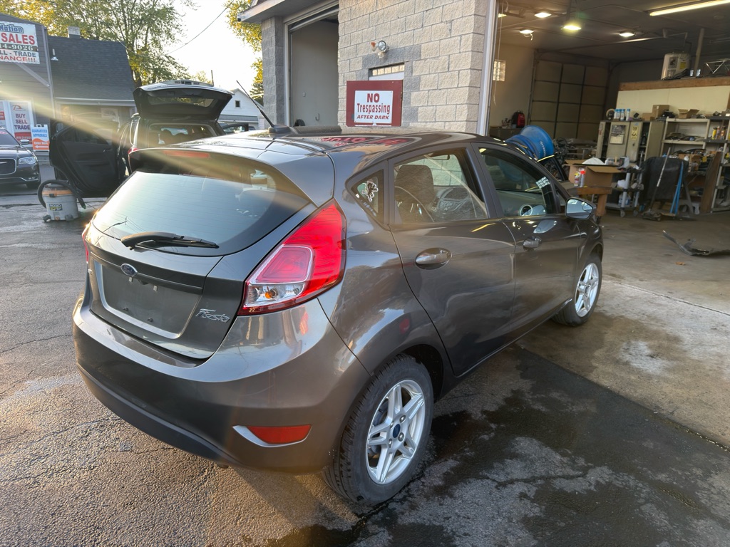 Photo 7 of this FORD FIESTA