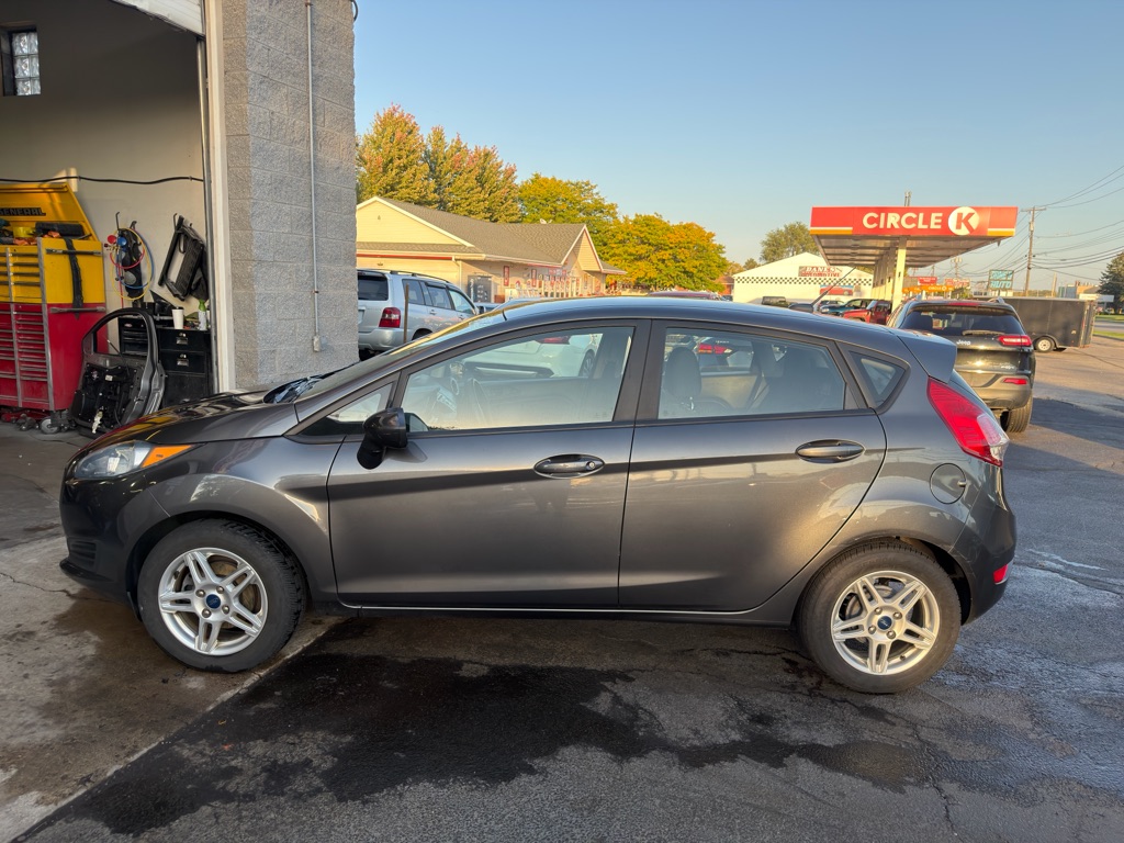 Photo 5 of this FORD FIESTA