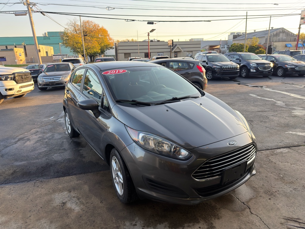 Photo 2 of this FORD FIESTA
