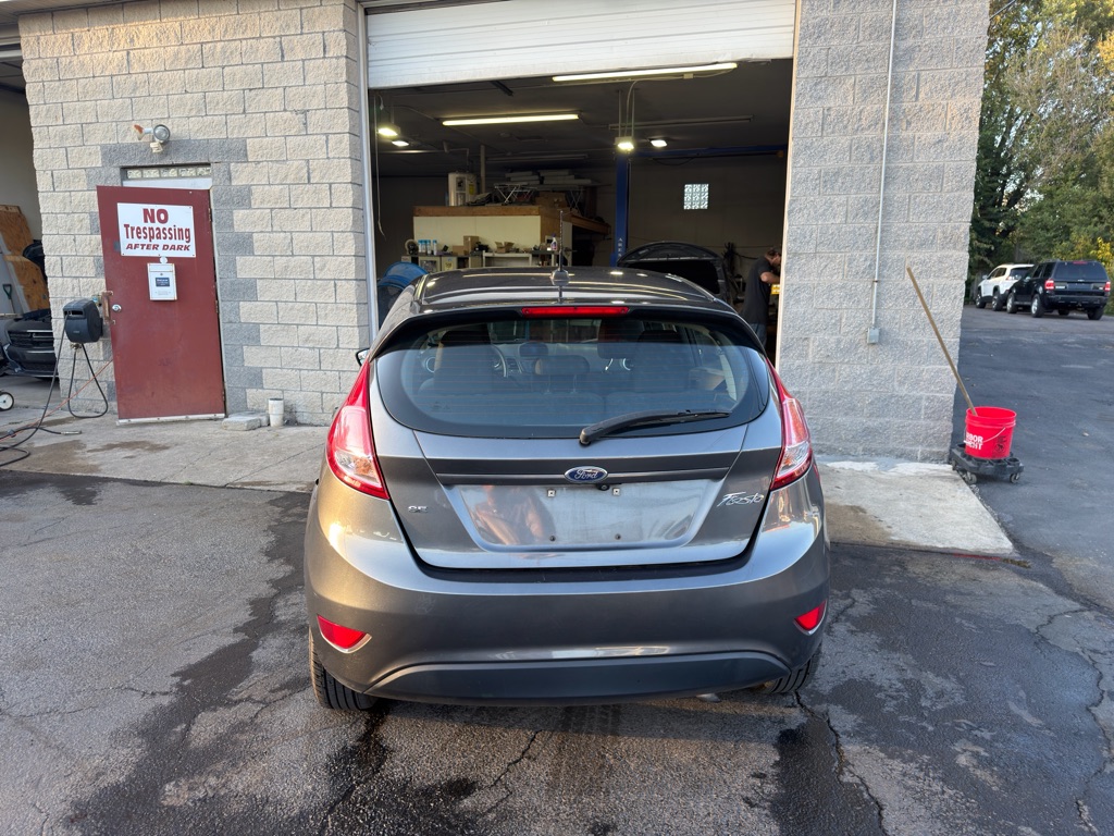 Photo 6 of this FORD FIESTA