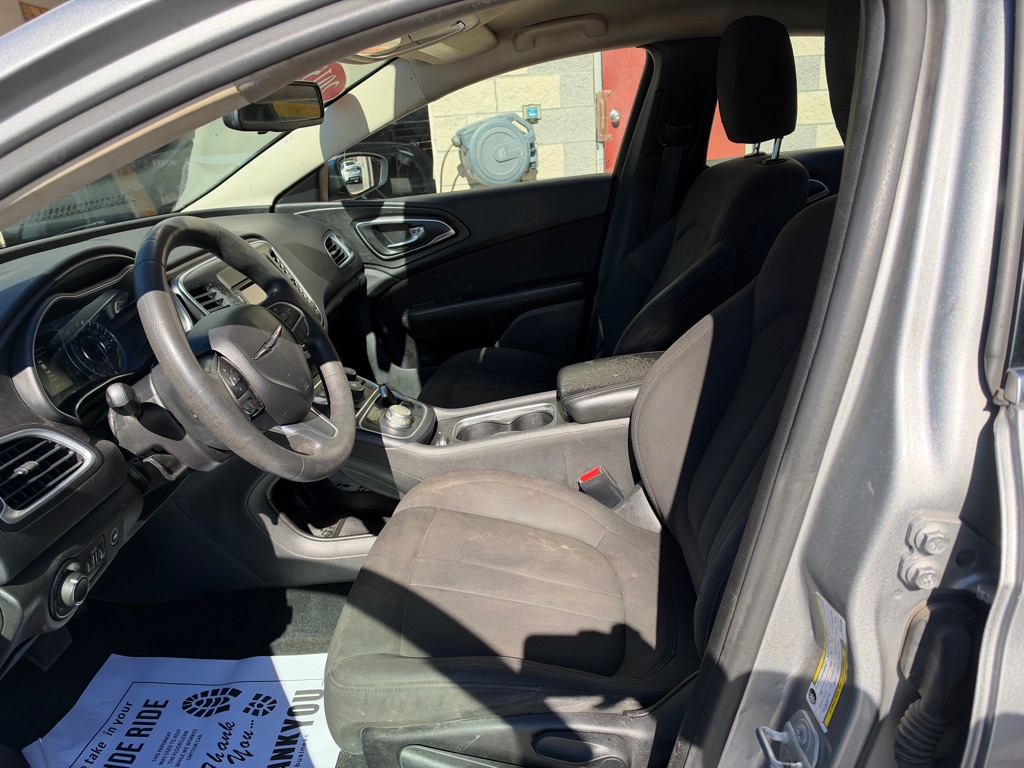 Photo 8 of this CHRYSLER 200