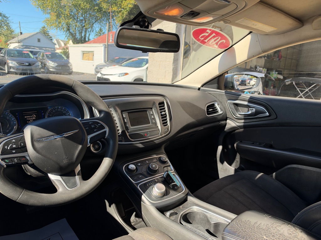 Photo 7 of this CHRYSLER 200