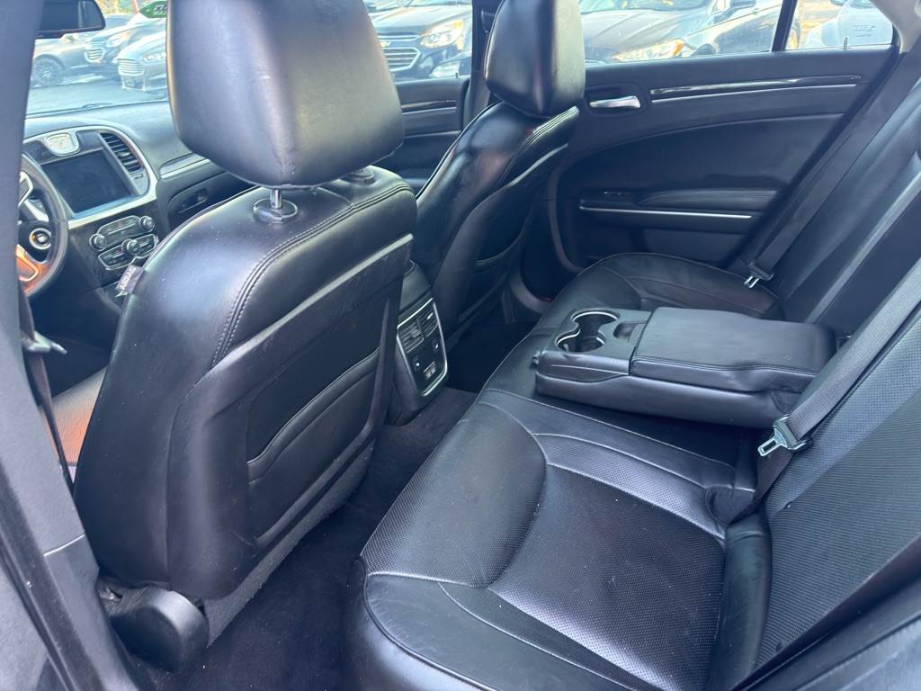 Photo 10 of this CHRYSLER 300