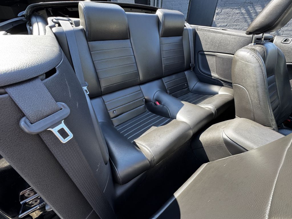 2005 Ford Mustang GT, photo 15