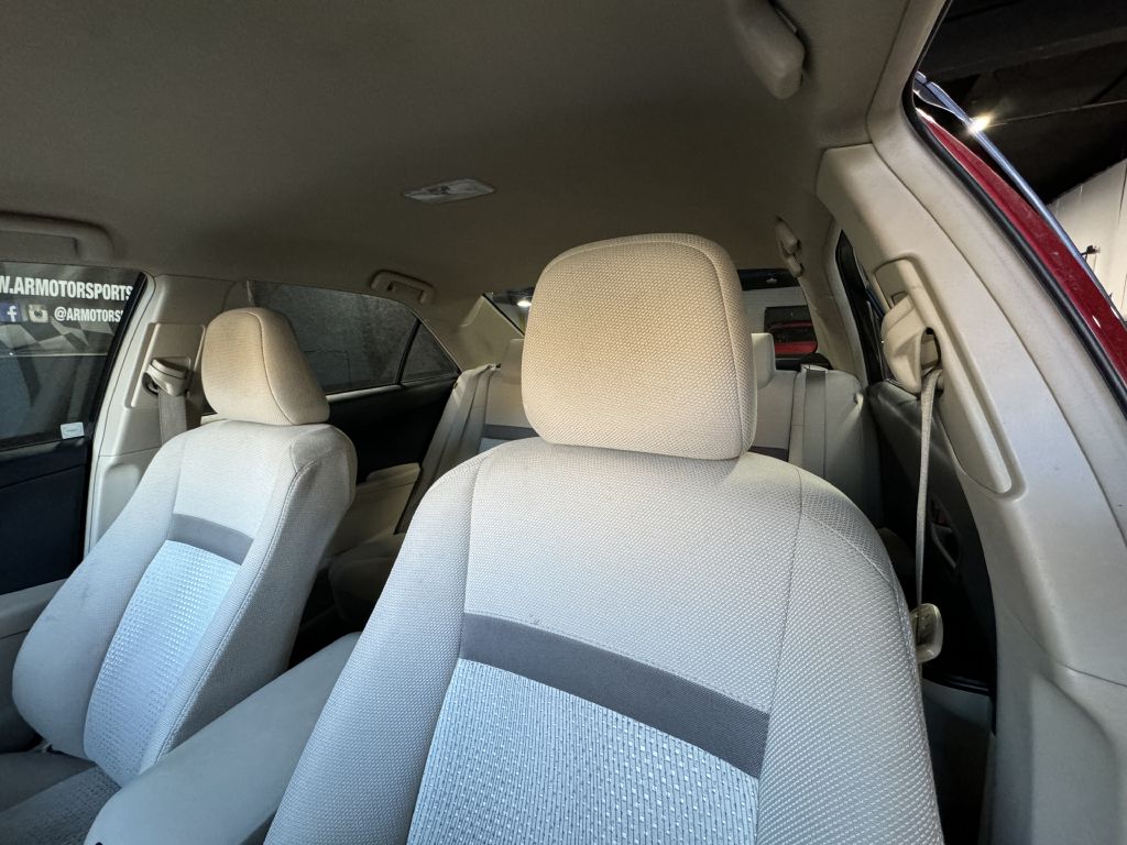 2013 Toyota Camry LE, photo 11