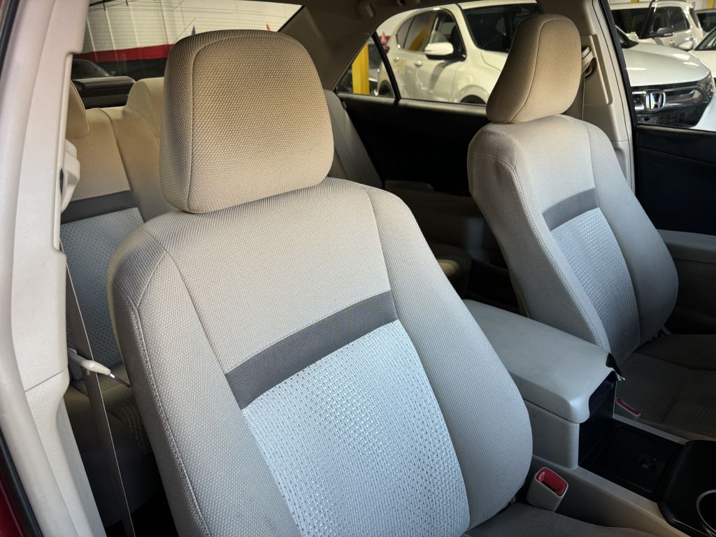 2013 Toyota Camry LE, photo 15