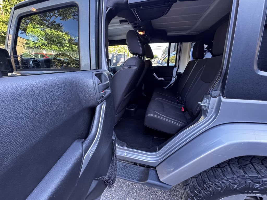 2015 Jeep Wrangler Unlimited Sahara, photo 11