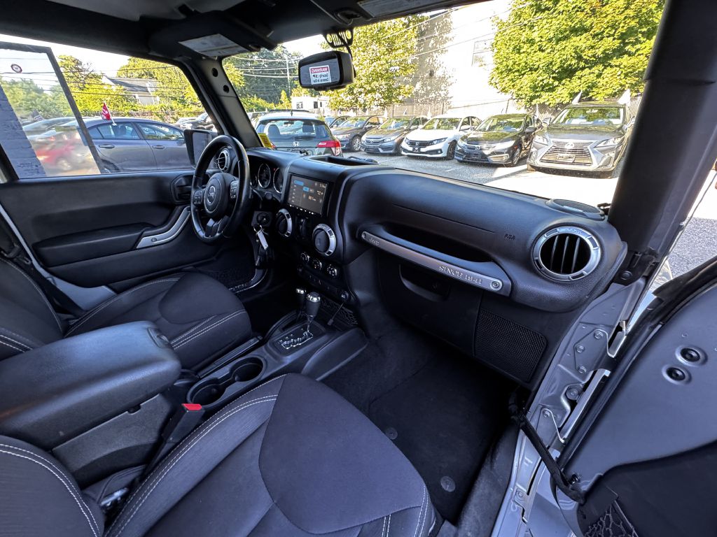 2015 Jeep Wrangler Unlimited Sahara, photo 16