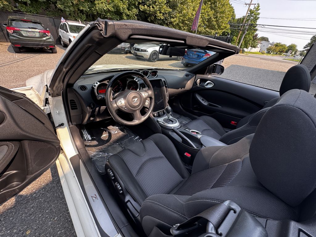 2015 Nissan 370Z, photo 13