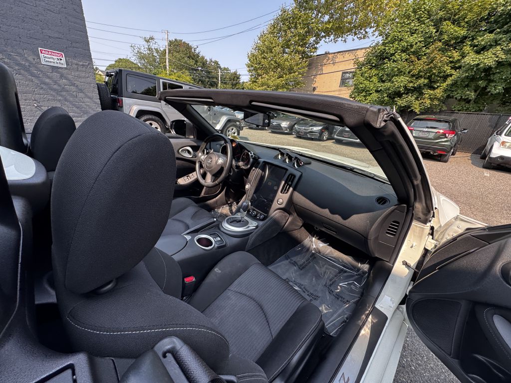 2015 Nissan 370Z, photo 16