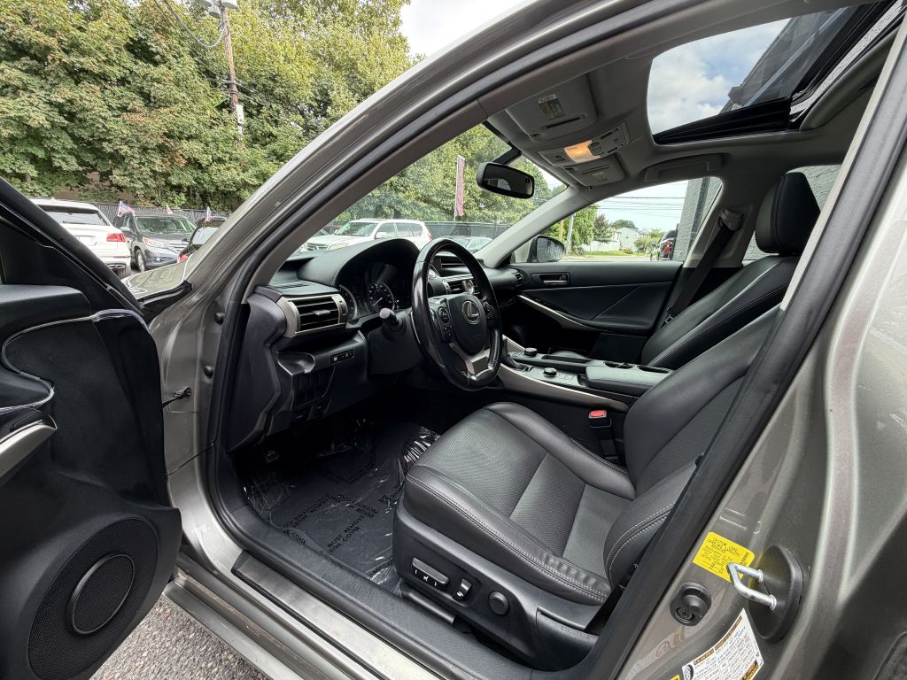 2016 Lexus IS 300, photo 11