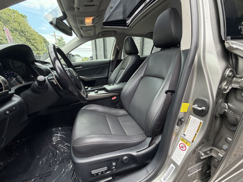 2016 Lexus IS 300, photo 12