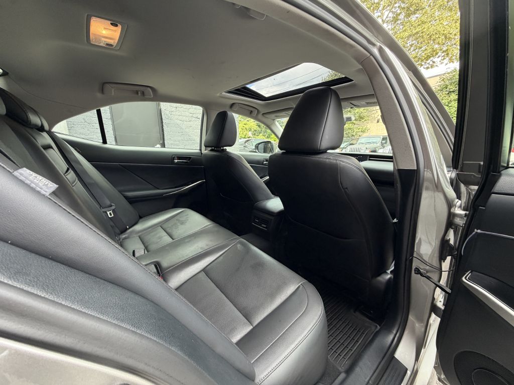 2016 Lexus IS 300, photo 14
