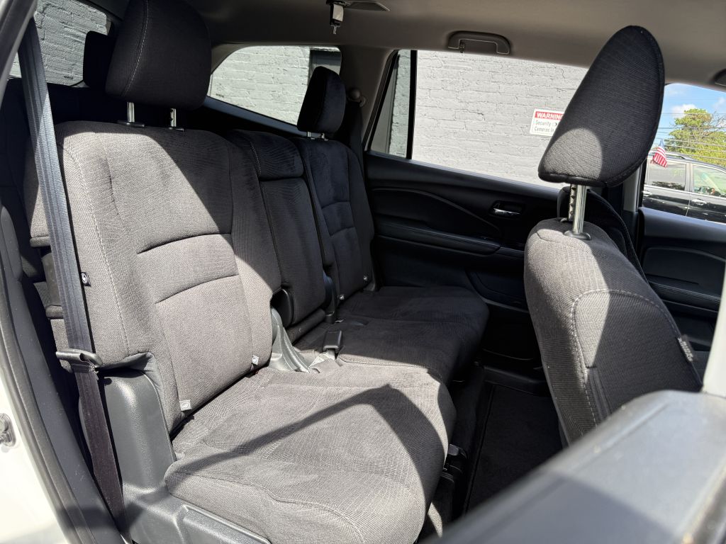 2018 Honda Pilot EX, photo 17