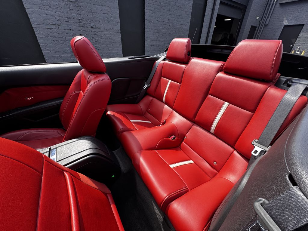 2011 Ford Mustang GT, photo 12