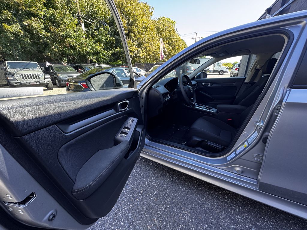 2025 Honda Civic LX, photo 8