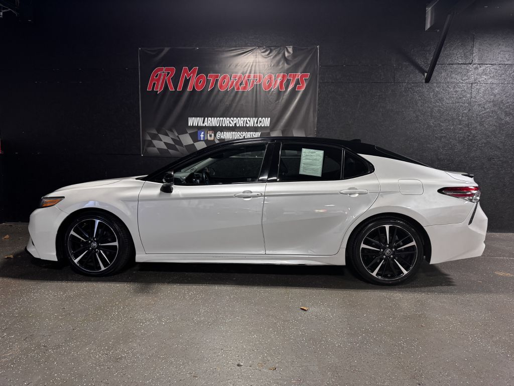 2018 Toyota Camry XSE, foto 2