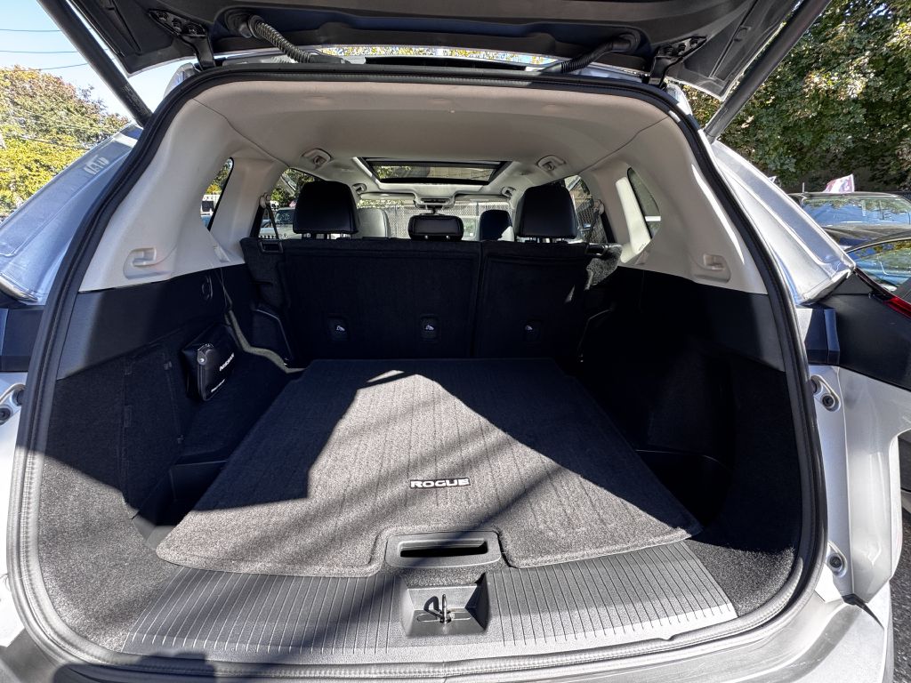 2021 Nissan Rogue SV, foto 14