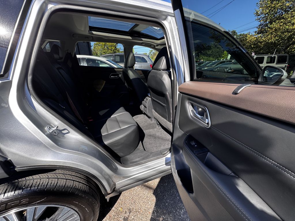 2021 Nissan Rogue SV, foto 15