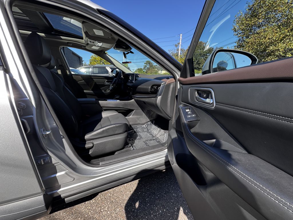 2021 Nissan Rogue SV, foto 16