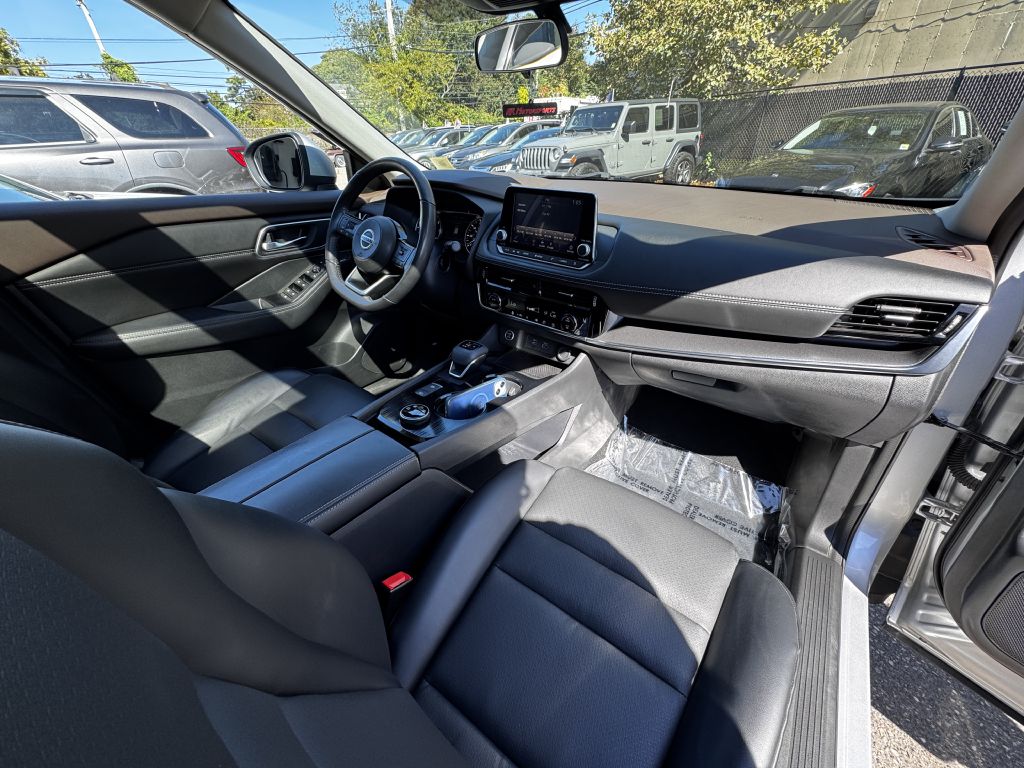 2021 Nissan Rogue SV, foto 18