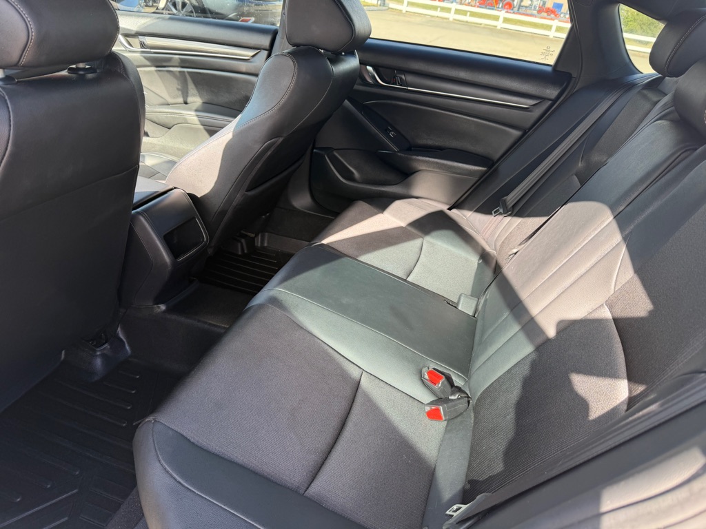 Photo 9 of this HONDA ACCORD