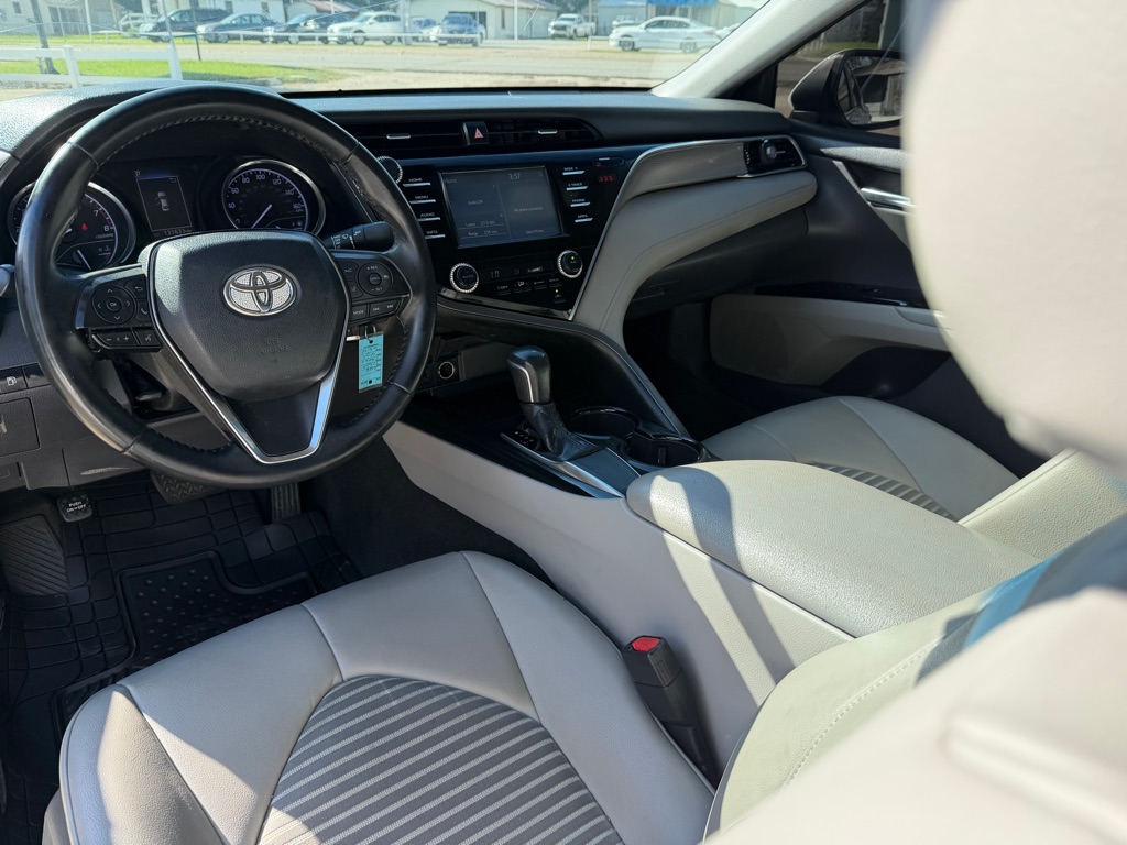 Photo 10 of this TOYOTA CAMRY
