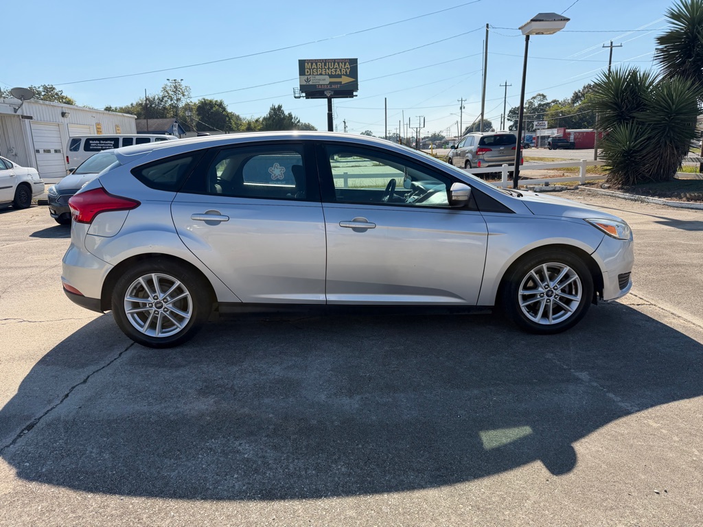 Photo 6 of this FORD FOCUS
