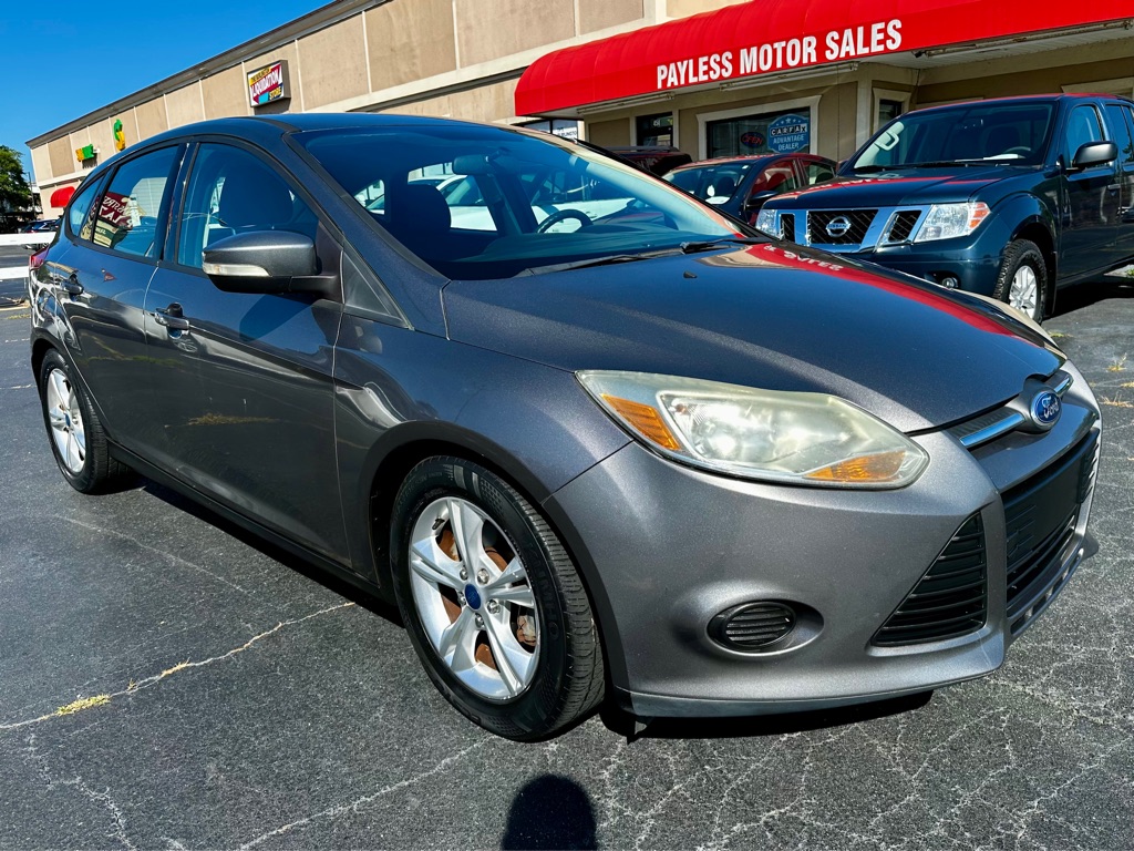Gray 2014 Ford Focus Hatchback Front-Wheel Drive Automatic