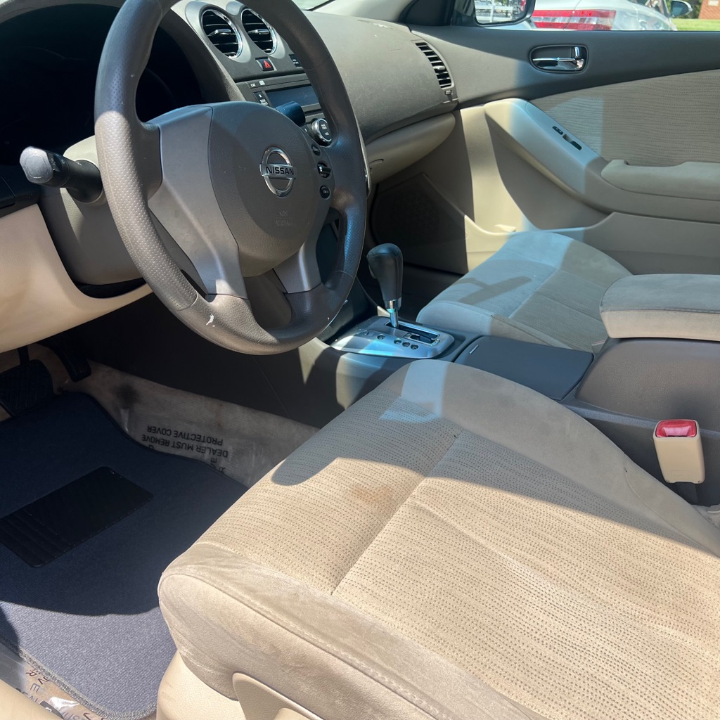 Photo 9 of this NISSAN ALTIMA