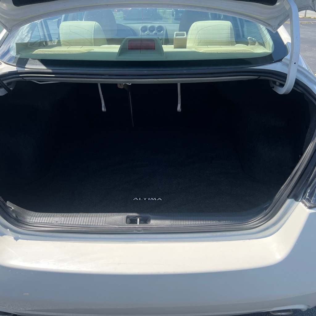 Photo 12 of this NISSAN ALTIMA