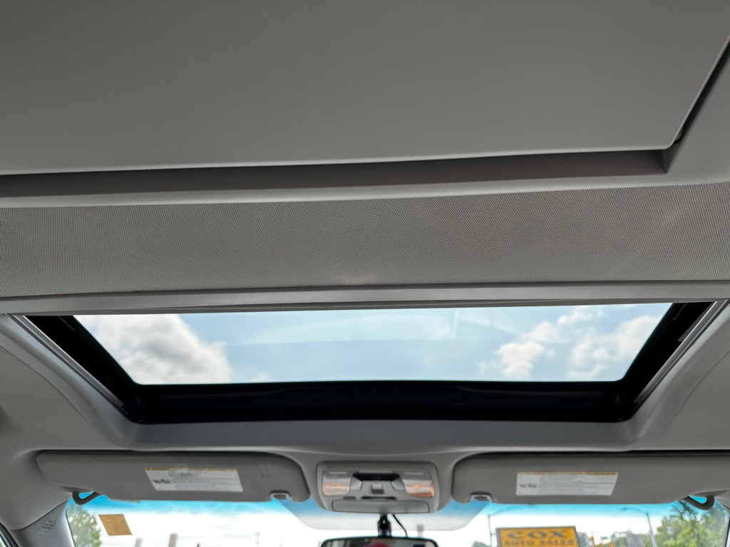 Photo 24 of this TOYOTA SIENNA