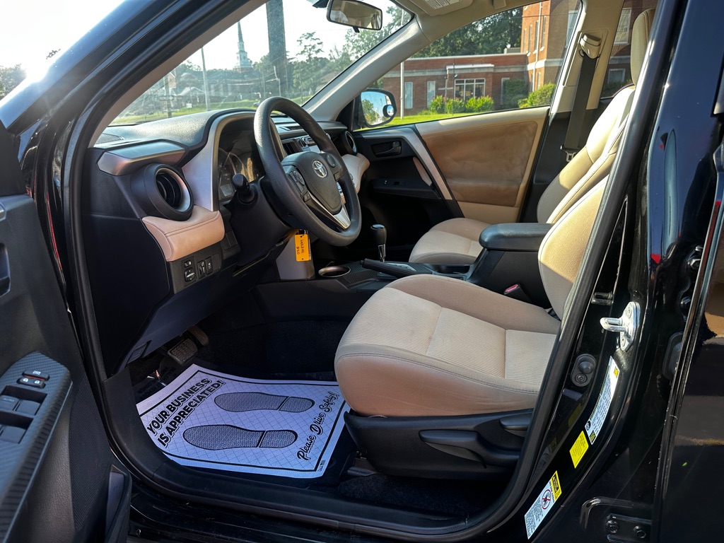 Photo 11 of this TOYOTA RAV4