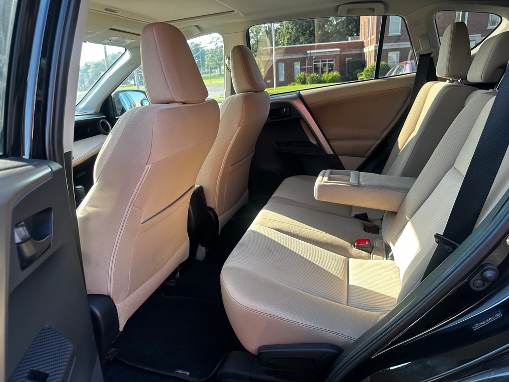 Photo 9 of this TOYOTA RAV4