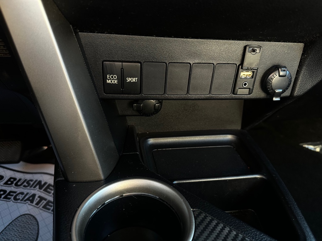 Photo 19 of this TOYOTA RAV4