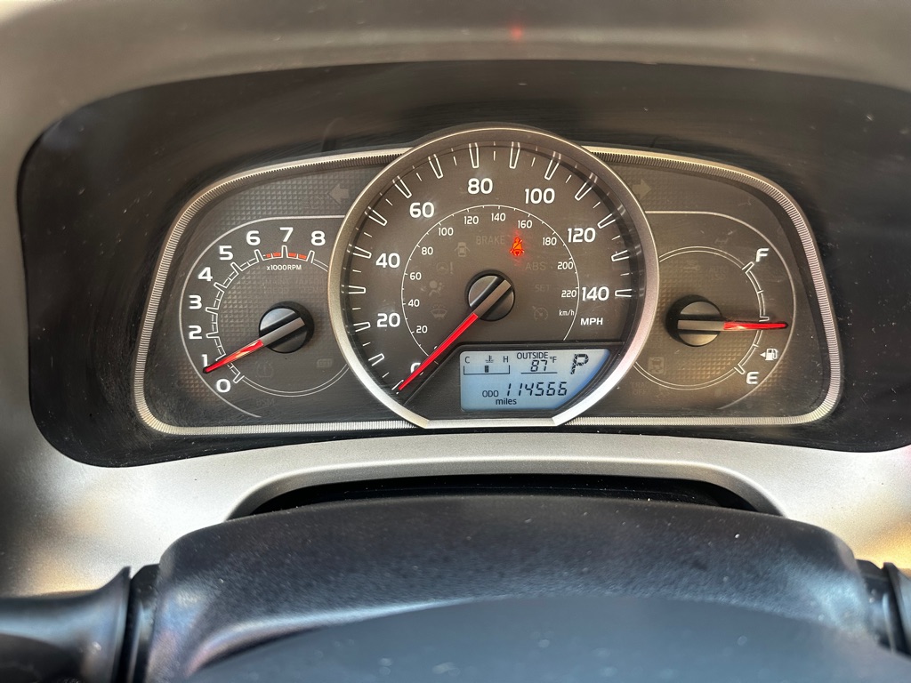 Photo 16 of this TOYOTA RAV4