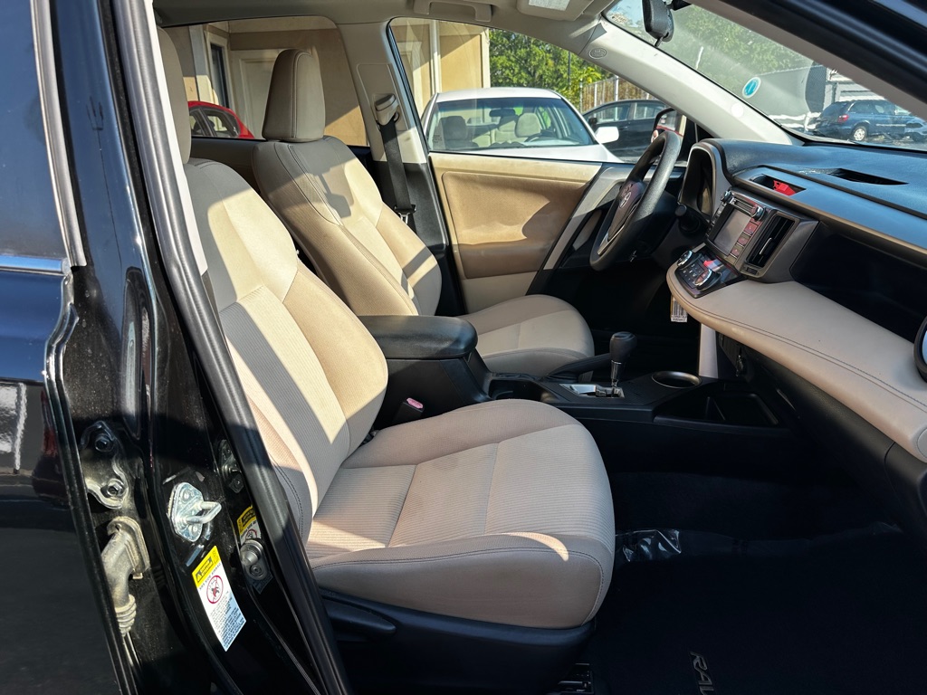 Photo 10 of this TOYOTA RAV4