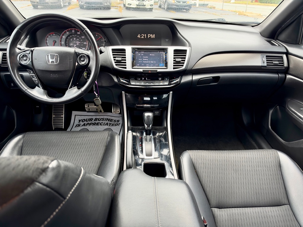Photo 13 of this HONDA ACCORD