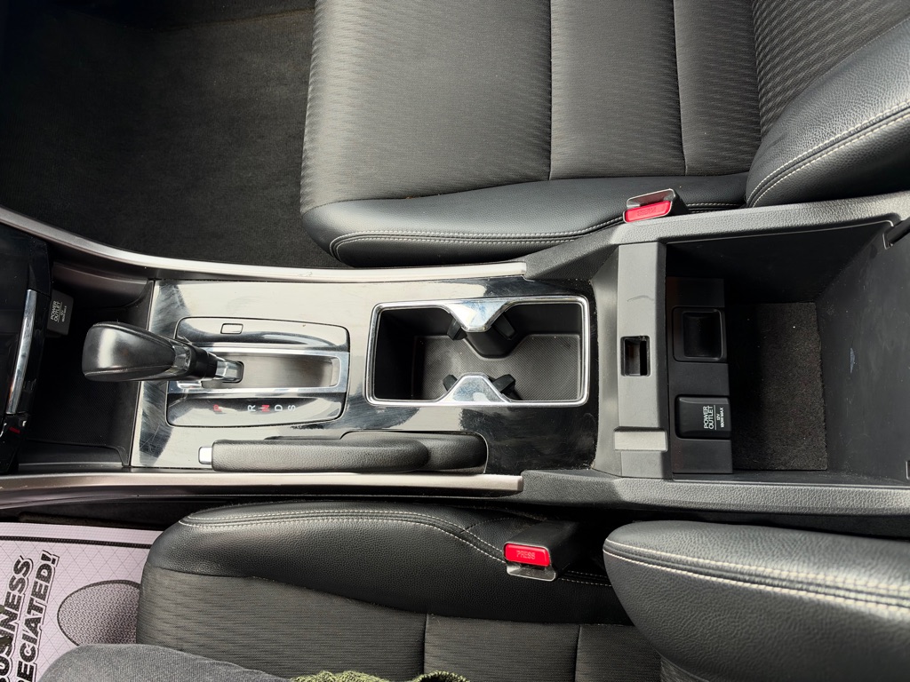 Photo 17 of this HONDA ACCORD