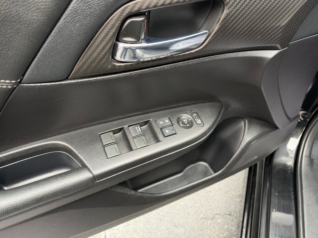 Photo 12 of this HONDA ACCORD